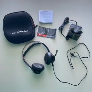 NWT Plantronics headset